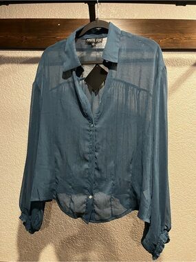 NWT Haute Fox Lightweight Jade Sheer Button-Up Blouse